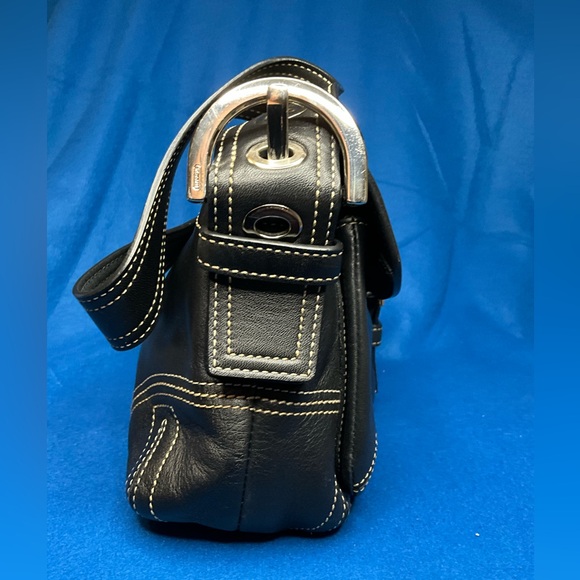 Coach Soho Vintage Black Leather Shoulder Bag With Contrast Stitching 2005 - Picture 15 of 16